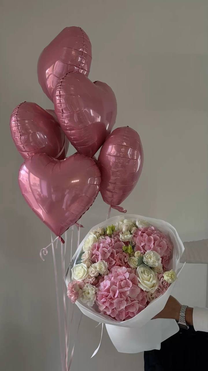 Blush Bouquet & Balloons